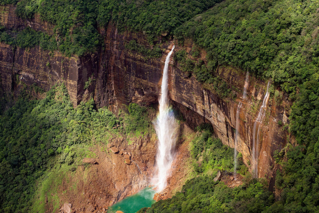cherrapunji waterfalls, seven sister waterfalls, nohkalikai waterfalls, beautiful waterfalls, highest waterfall in india, tourist attractions in cherrapunji, top attractions in meghalaya, dain thlen waterfalls, tallest waterfalls