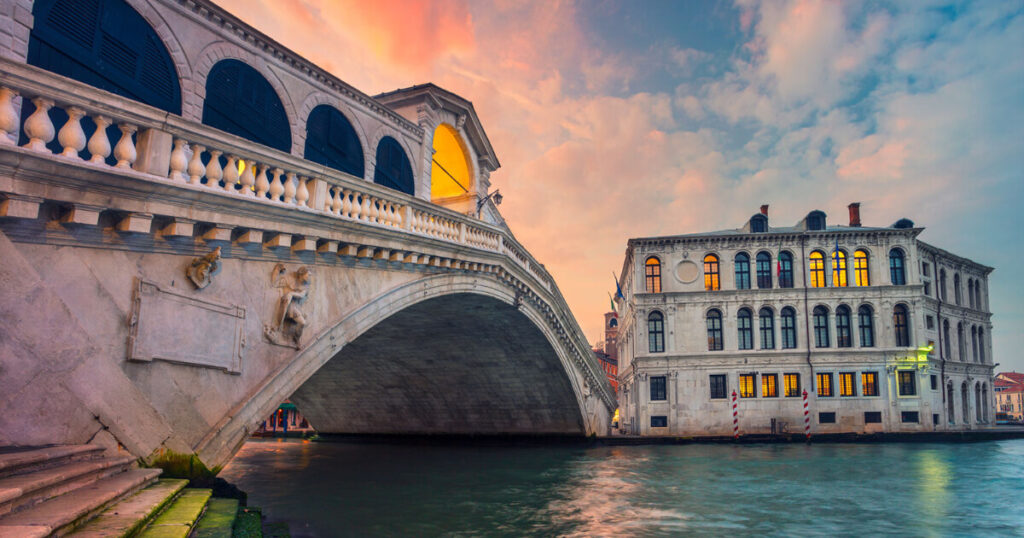 lighting in Grand Canal, a building near Grand Canal, best view of Grand Canal.