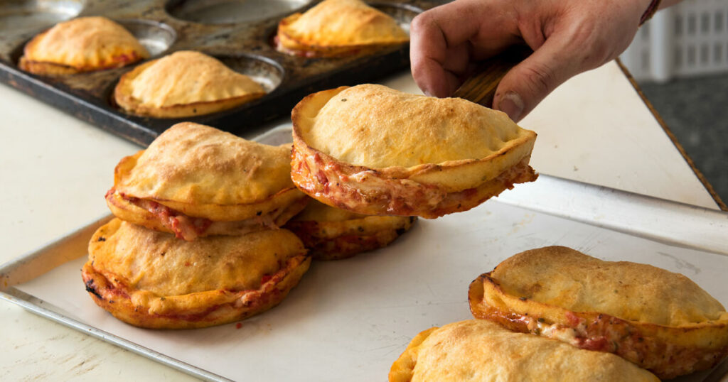 panzerotti, Italian food like samosa, the best street foods in Italy.